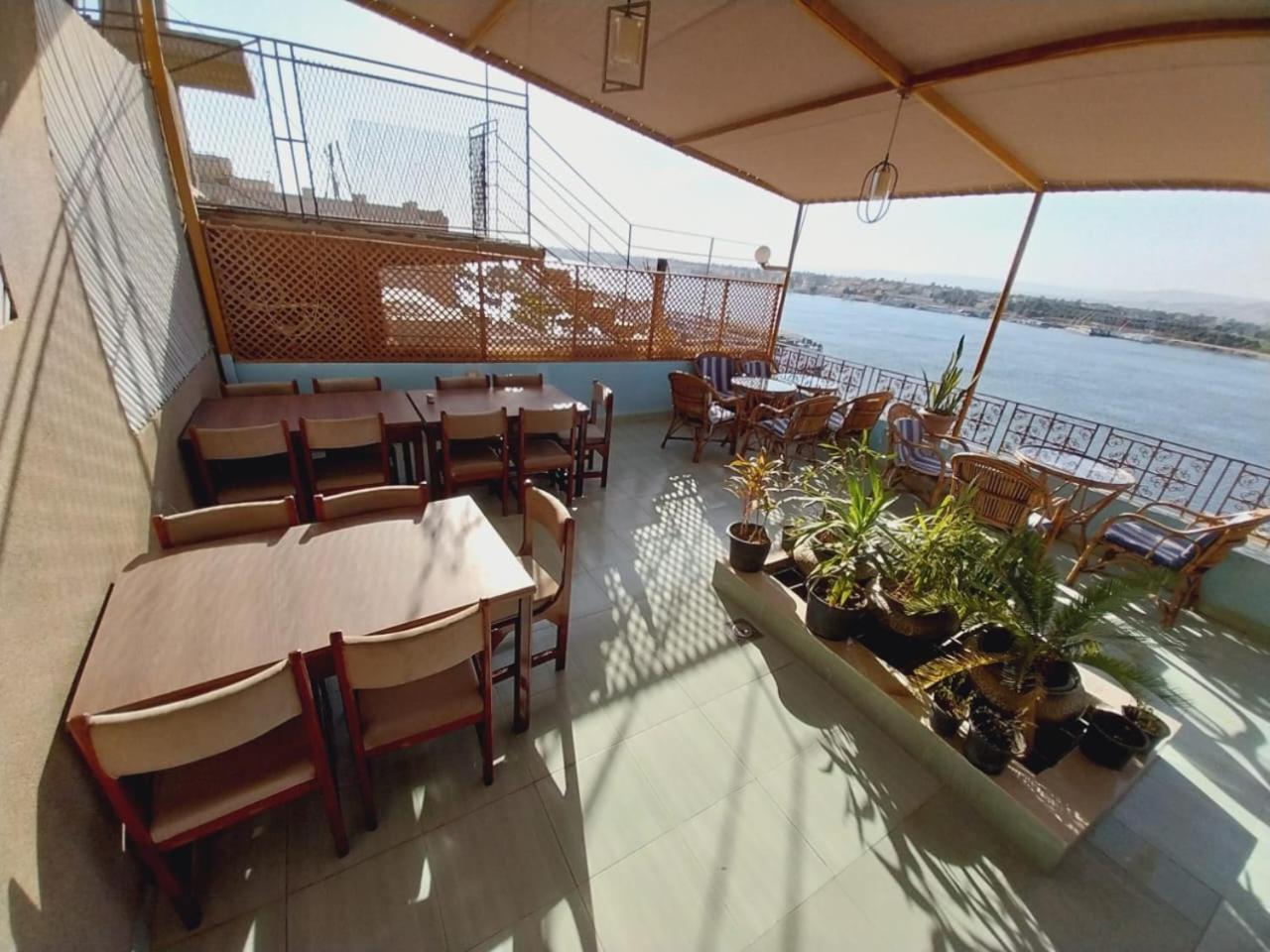Merry Land Hotel & Roof Top Nile Restaurant Luxor Exteriér fotografie