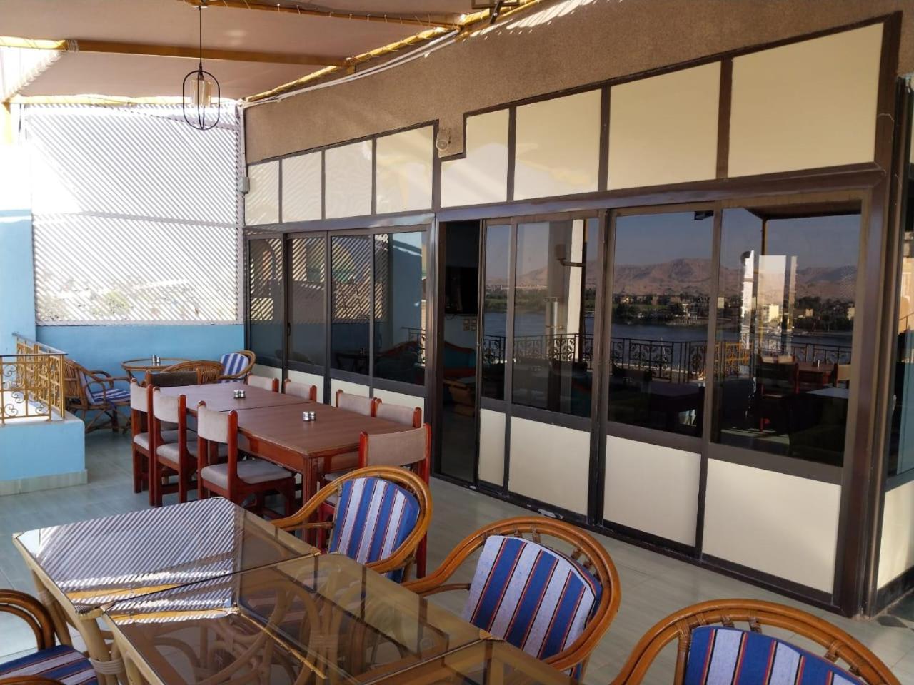 Merry Land Hotel & Roof Top Nile Restaurant Luxor Exteriér fotografie