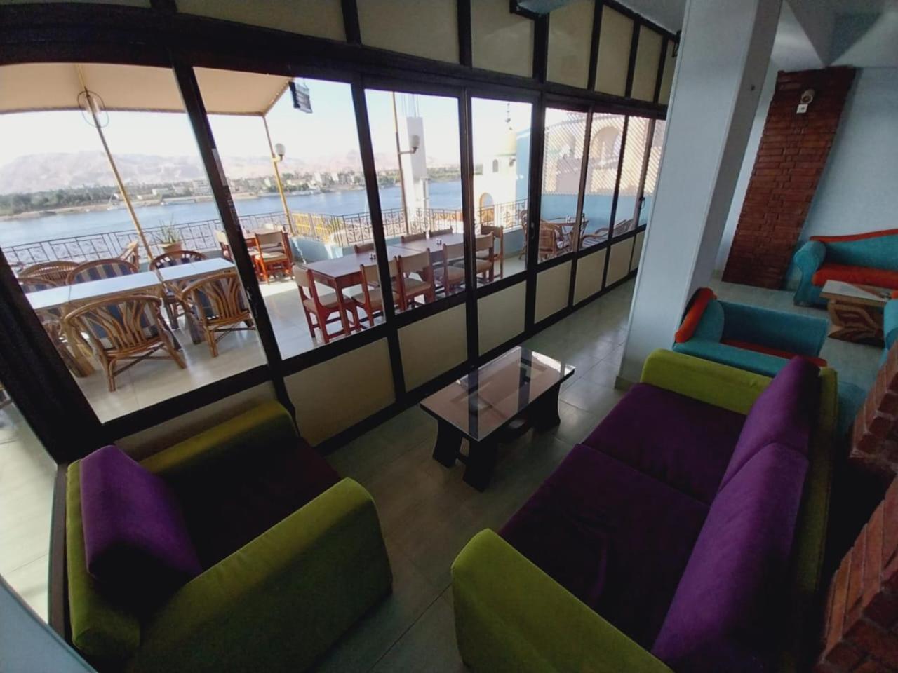 Merry Land Hotel & Roof Top Nile Restaurant Luxor Exteriér fotografie