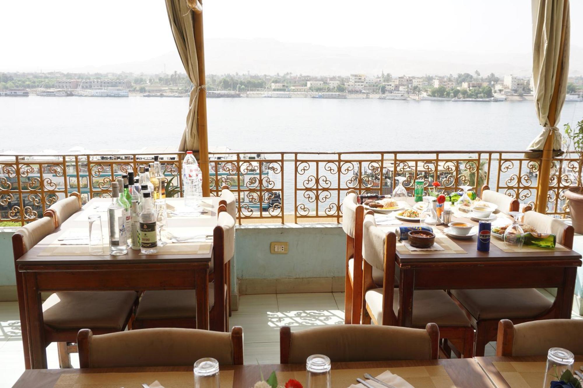 Merry Land Hotel & Roof Top Nile Restaurant Luxor Exteriér fotografie