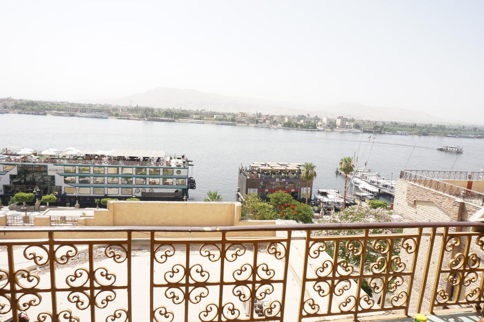 Merry Land Hotel & Roof Top Nile Restaurant Luxor Exteriér fotografie