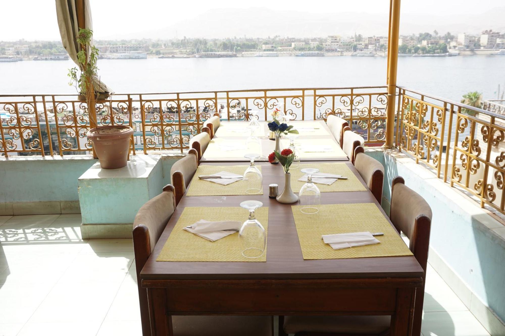 Merry Land Hotel & Roof Top Nile Restaurant Luxor Exteriér fotografie